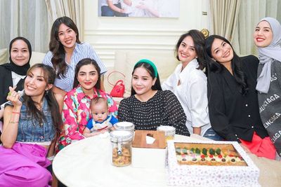 Potret Keseruan Geng Cendol Kumpul di Rumah Nagita Slavina: Perkumpulan Mama-mama Kece