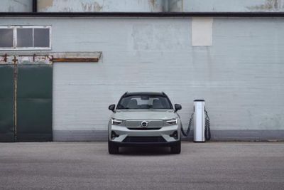 Penjualan Mobil Listrik Volvo Naik, Tapi Tidak dengan Model Bensin