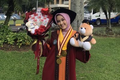 Keren! Masih 19 tahun, Rein Vidya Jadi Wisudawan Termuda Fakultas Kedokteran Unpad