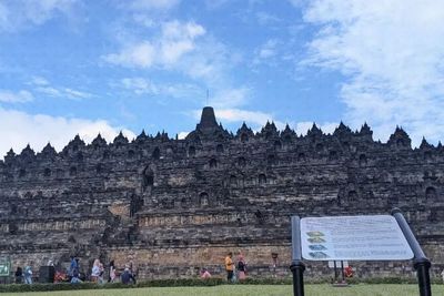 Tarif Candi Borobudur Rp750 Ribu Ditunda, Sandiaga: Keadaan Ekonomi Sekarang Berat