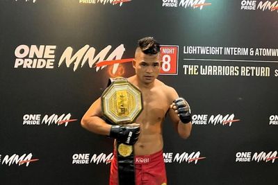 Keren! Jeka Saragih Kalahkan Pawan Maan Singh di Road to UFC Singapura