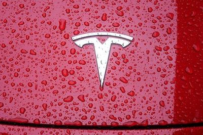 Sistem Autopilot Bermasalah di Mobil Tesla Semakin Jelas setelah Adanya Kecelakaan