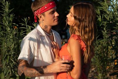 Hailey Beri Semangat ke Justin Bieber yang Idap Ramsay Hunt Syndrome: I Love You Baby