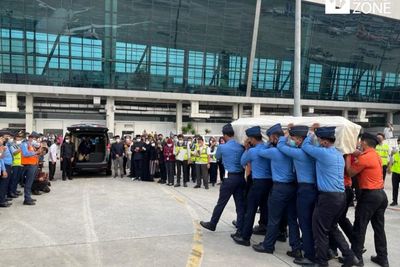 BREAKING NEWS! Detik-detik Jenazah Eril Tiba di Bandara Soekarno-Hatta