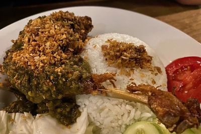 Siapa Sangka Ada Resto Bebek Enak dan Keren di Dalam Gang Buntu Jakarta!