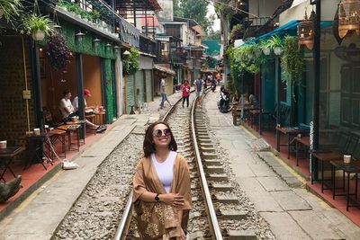 Wisata Menantang Maut di Vietnam, Tapi Banyak Turis Selfie di Rel Kereta Ini!