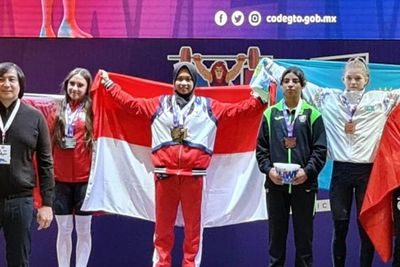 Luluk Diana Sang Juara Dunia Angkat Besi Remaja 2022