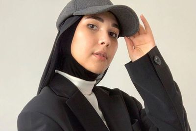 5 Deretan Penampilan Edgy Style Hijab ala Rani Hatta, SWAG Abis!