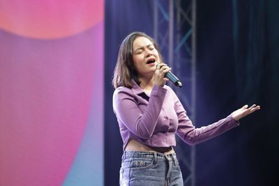 Jadi Alumni Indonesia Idol, Sharen Fernandez Rilis Single Perdana Berjudul Sembuh