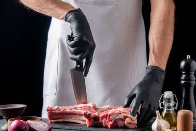 Kerap Dipandang Sebelah Mata, Tukang Potong Daging Profesi Menjanjikan di Dunia Kuliner