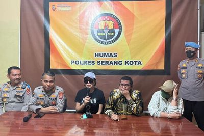Gagal Dijemput Paksa, Nikita Mirzani Akhirnya Datangi Kantor Polisi