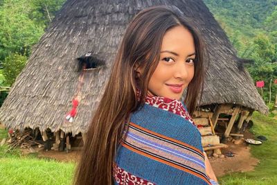 Aurelie Moeremans Pakai Dress Tipis di Kolam Renang, Netizen: Hati-hati Masuk Angin