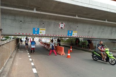 Viral Jembatan yang Nempel di Beton Proyek Kereta Cepat Jadi Spot Selfie Warga