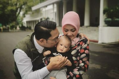 Pesan Haru Ridwan Kamil untuk Anak Ketiganya: Kami akan Mendidikmu seperti Eril