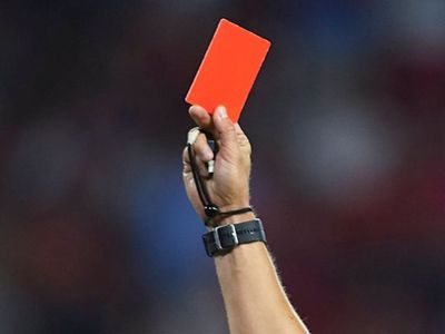 Sadis! Gara-gara Kartu Merah, Wasit di El Savador Tewas Dihajar Pemain dan Penggemar