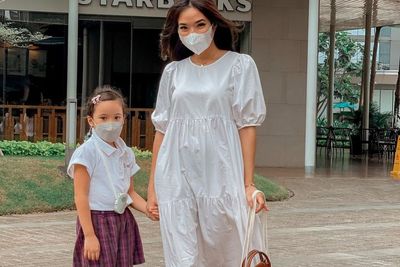 Baju Gisel Antar Gempi Sekolah Bikin Netizen Salfok, Simpel Gak Ribet