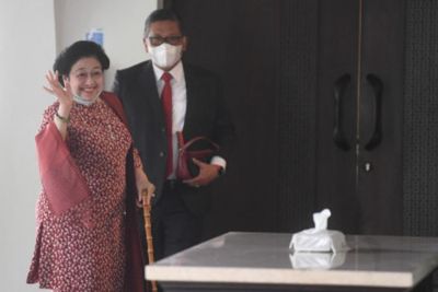 Dihadapan Kepala Daerah, Megawati Cerita Bakal Dapat 5 Gelar Doktor Lagi