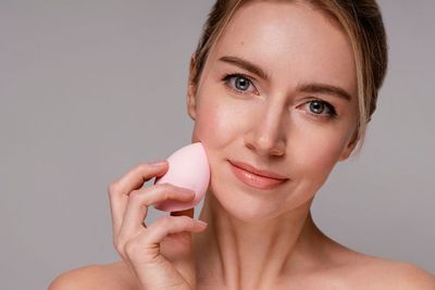 Jangan Asal Pakai, Yuk Cari Tahu Fungsi Beauty Blender!