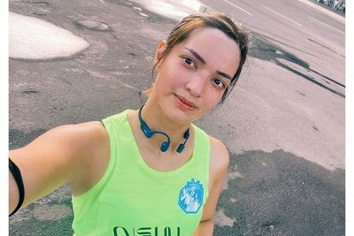 Nia Ramadhani Lari di GBK Pakai Hot Pants Pink, Netizen: Tambah Seger