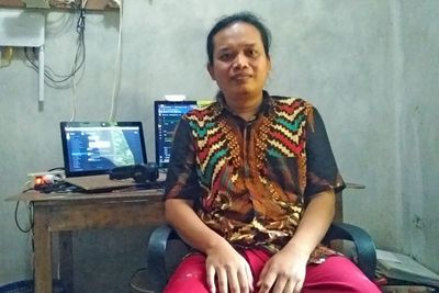 Dikira Pengangguran, Pemuda Desa Lulusan SMK Ini Kelola 50 Server Perusahaan Dunia!