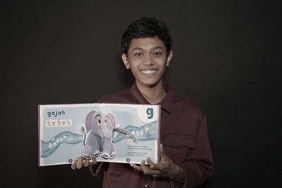 Mulia! Pemuda Ini Buat Buku Khusus untuk Tunarungu Biar Mudah Belajar, Apa Itu?