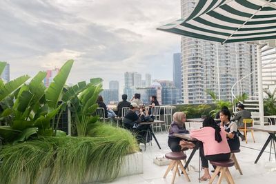 Viral, Modal Rp20 Ribu Bisa Nongkrong di Rooftop Mal Mewah Jakarta! Di Sini Lokasinya