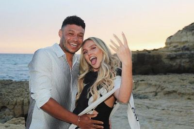 So Sweet! Bintang Liverpool Ini Resmi Bertunangan dengan Mantan Kekasih Zayn Malik