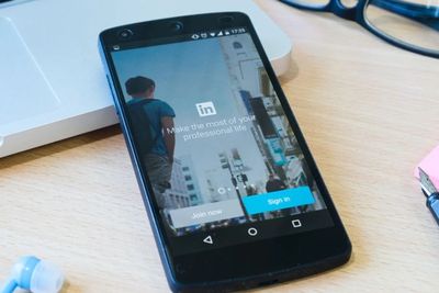 Hati-hati! Marak Aksi Penipuan Investasi Kripto di LinkedIn