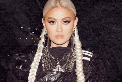 Agnez Mo Patahkan Nyinyiran Netizen : PATIENCE IS #11 US RADIO CHART!