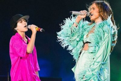 Di Atas Panggung, Jennifer Lopez Perkenalkan Anaknya yang Gendernya Netral: They