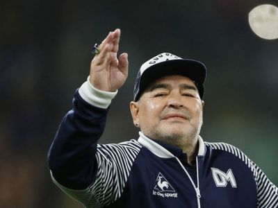Dianggap Bertindak Ceroboh, Staf Medis akan Diadili atas Kasus Kematian Maradona