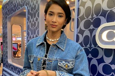 Denim Lovers Merapat! Begini Tips Padu Padan OOTD Jeans Simple ala Aghniny Haque