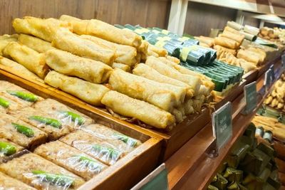Sari Sari, Surganya Jajanan Tradisional di Mall Sarinah Harganya Cuma Rp2 Ribuan!