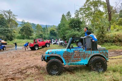 Bukan Cuma Yogyakarta, Kota Batu Juga Punya Wisata Jeep Adventure dengan Rute Seru!