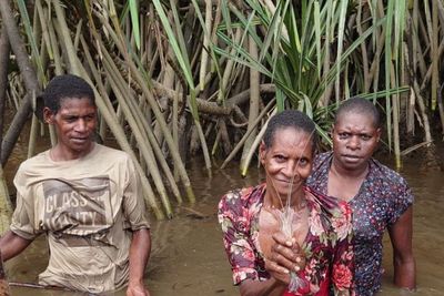 Mengintip Bakat Mengagumkan Suku Asmat, Jago Mengukir hingga Bisa Meramal Cuaca