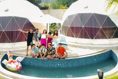 5 Rekomendasi Villa Terbaik di Puncak Bogor, View-nya Cantik & Asyik Buat Nginep Ramean!