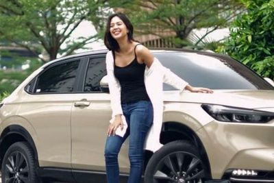 Aurelie Moeremans Pamer Gaya Rambut Pendek, Cantiknya Mbak Bondol Bikin Jatuh Cinta