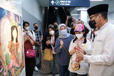 Wow, Pameran Lukisan Anak Berkebutuhan Khusus Memukau Mata, Sandiaga: Luar Biasa!