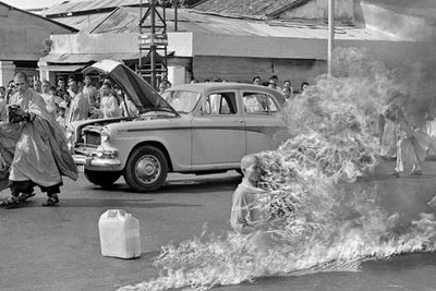 Aksi Nekat Biksu Vietnam Bakar Diri di Tengah Perang Tahun 1963 Bikin Gempar Dunia!
