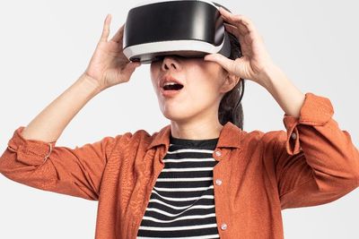 Apple Kemungkinan Rilis Headset AR VR Pada Awal 2023 Mendatang