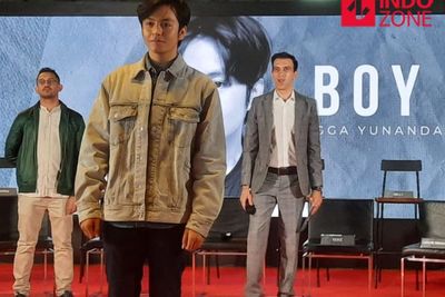 Pilih Angga Yunanda untuk Catatan Si Boy , Hanung: Ikon Ganteng Setiap Era Berbeda