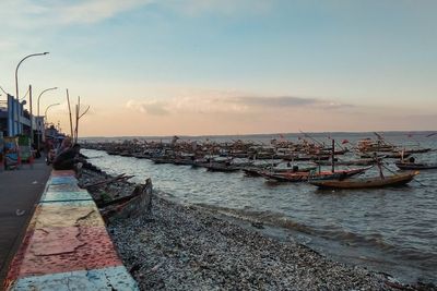 Ada Fakta Miris di Balik Pasir Pantai yang Tertutup Kerang di Surabaya