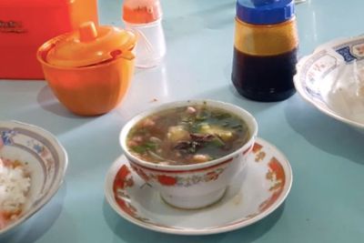 Menjual Rasa dan Panorama, Soto Padang Pak Sep Paling Nendang di Kota Rendang