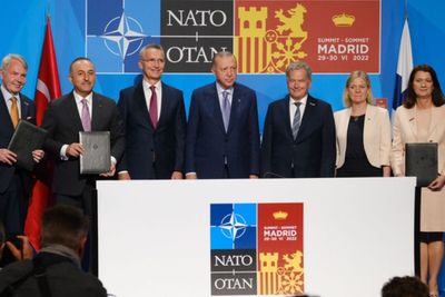 Sempat Ditentang, Turki Akhirnya Lancarkan Finlandia dan Swedia Gabung NATO