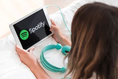 Spotify Kenalkan Mode Karaoke, Gak Perlu Akun Premium!