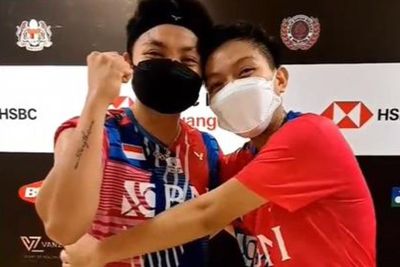 Fadia Peluk Apriyani Usai Libas Matsuyama Shida: Duo Bondol Gemes!