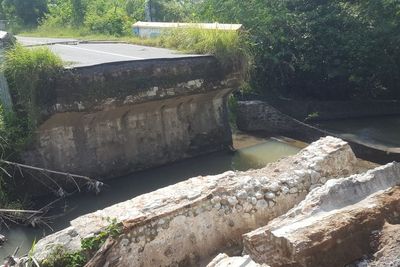 Sudah 4 Bulan Jembatan Kadirejo Dibiarkan Ambrol, Warga Teriak Minta Perbaikan!
