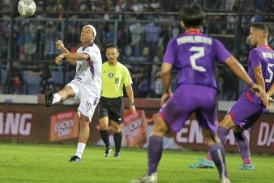 Bantah Main Adu Kungfu, Persik Kediri Kembalikan Piala Trofeo Ronaldinho ke Panitia
