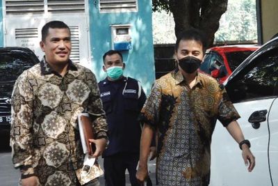 Roy Suryo Ngaku Serahkan Identitas Pengunggah Pertama Meme Stupa Candi Borobudur