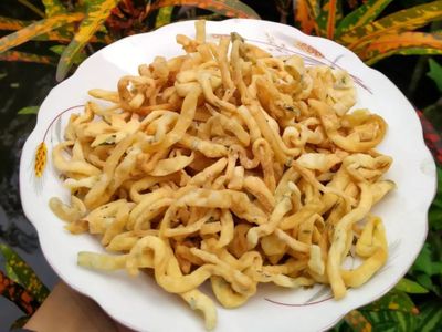 5 Resep Kue Bawang Rumahan yang Renyah dan Gurih, Dijamin Enak!